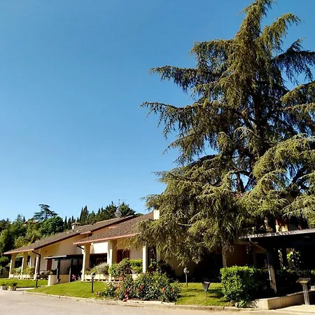 Montebello Park 3*